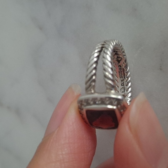 Authentic David Yurman Petite Albion Garnet ring - Picture 7 of 16